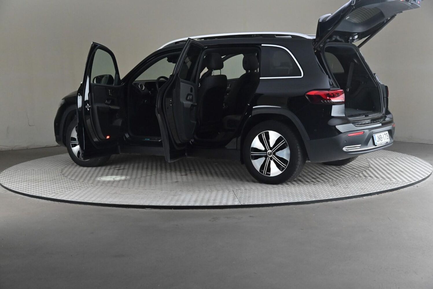 Mercedes-Benz EQB vaihtoauto