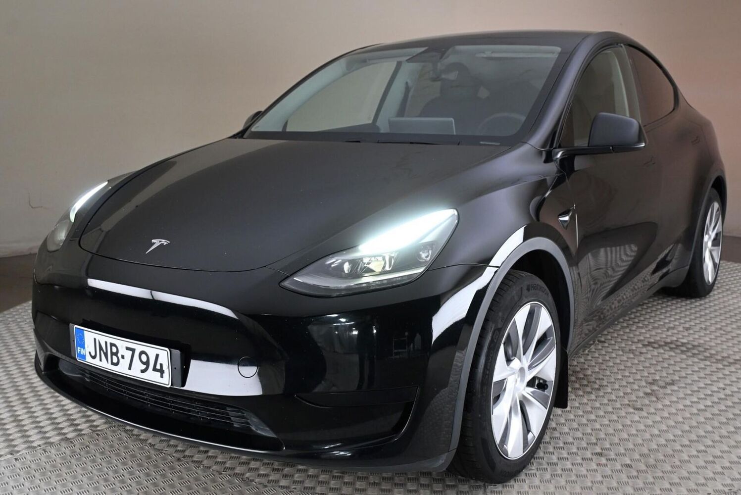 Tesla Model Y vaihtoauto
