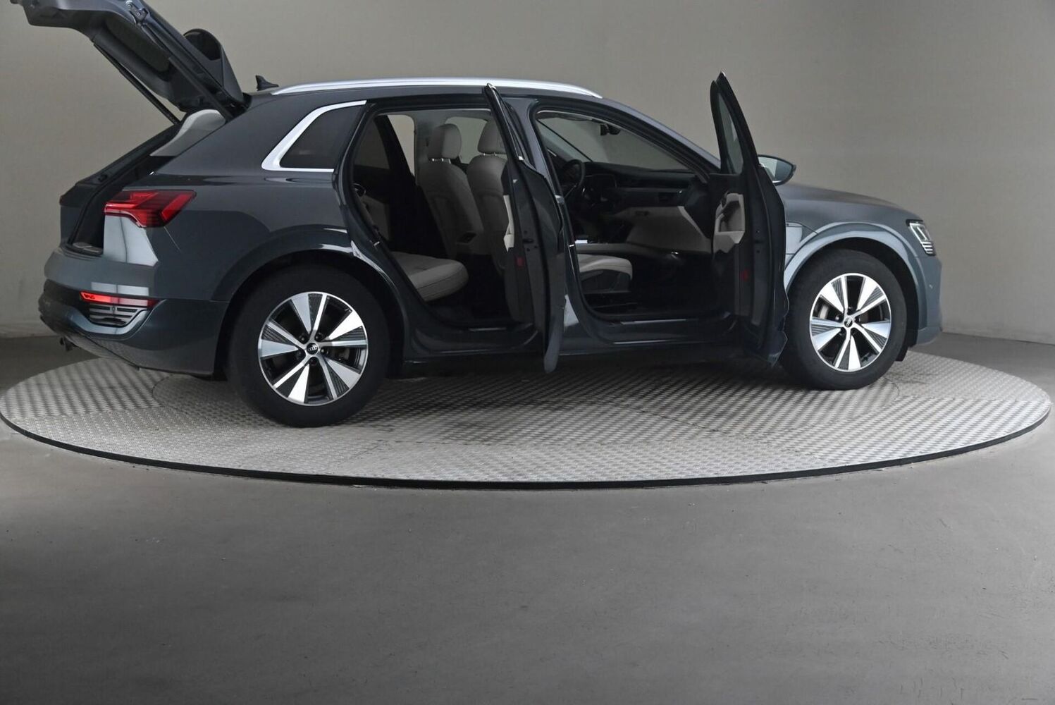 Audi Q8 e-tron vaihtoauto