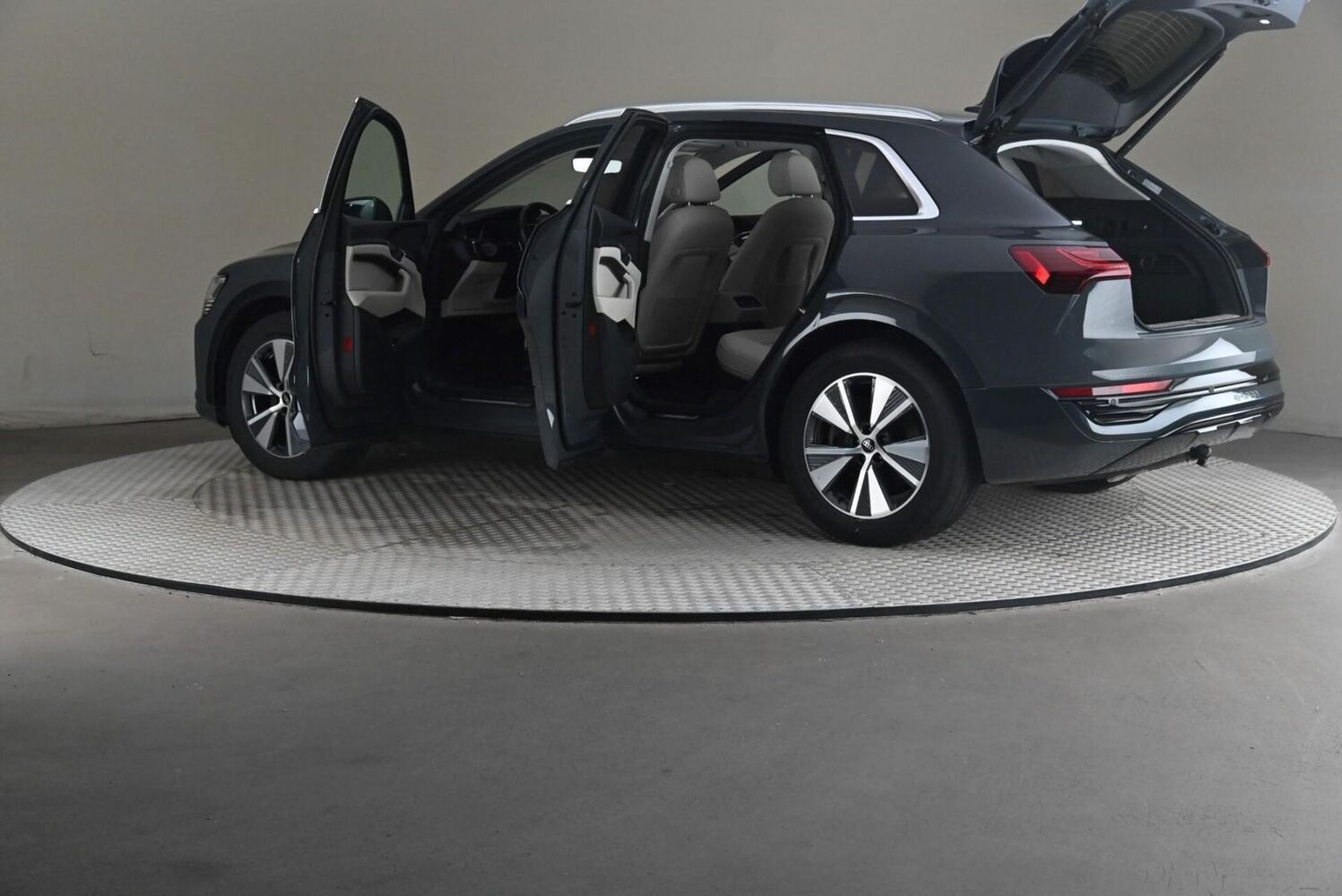 Audi Q8 e-tron vaihtoauto