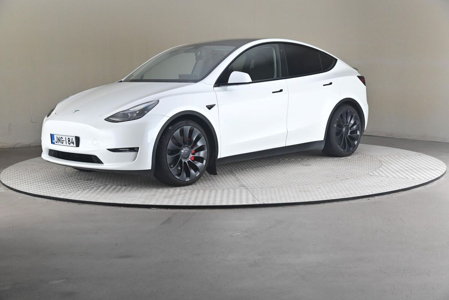 Tesla Model Y vaihtoauto