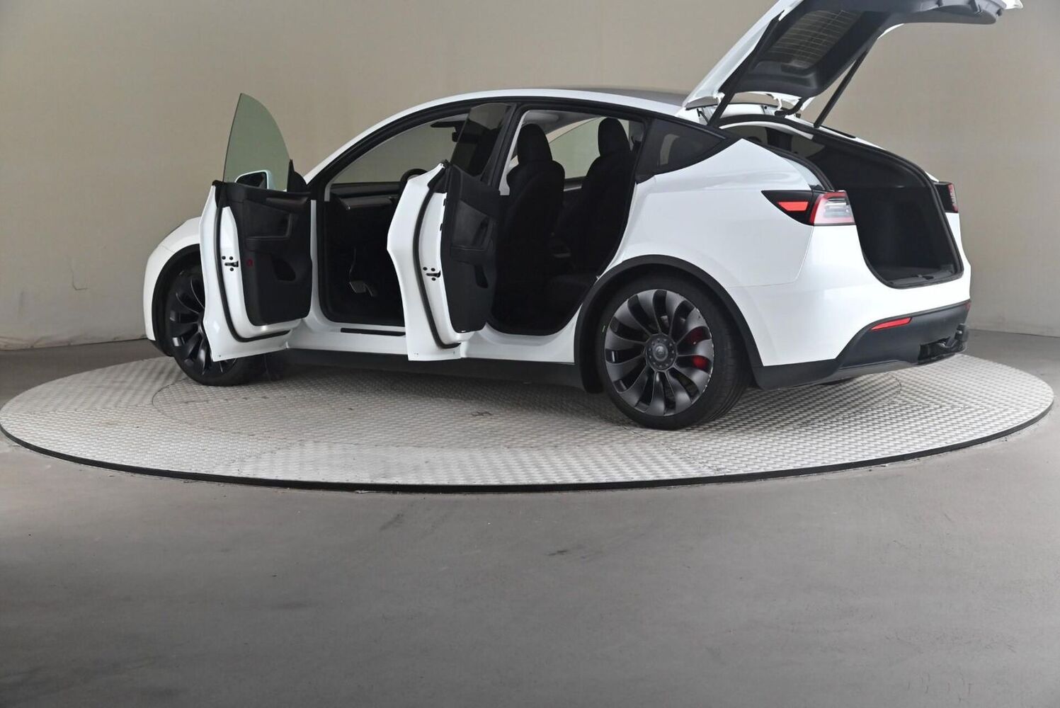 Tesla Model Y vaihtoauto