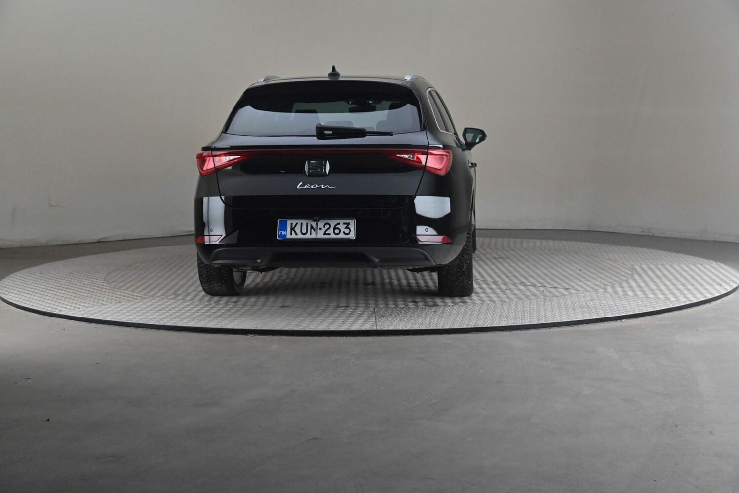 SEAT Leon Sportstourer vaihtoauto