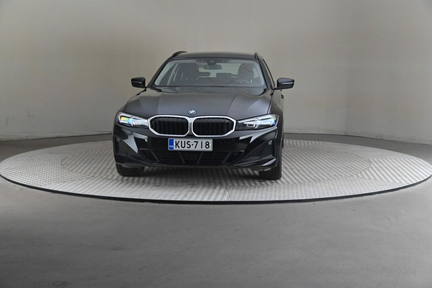 BMW 330 vaihtoauto
