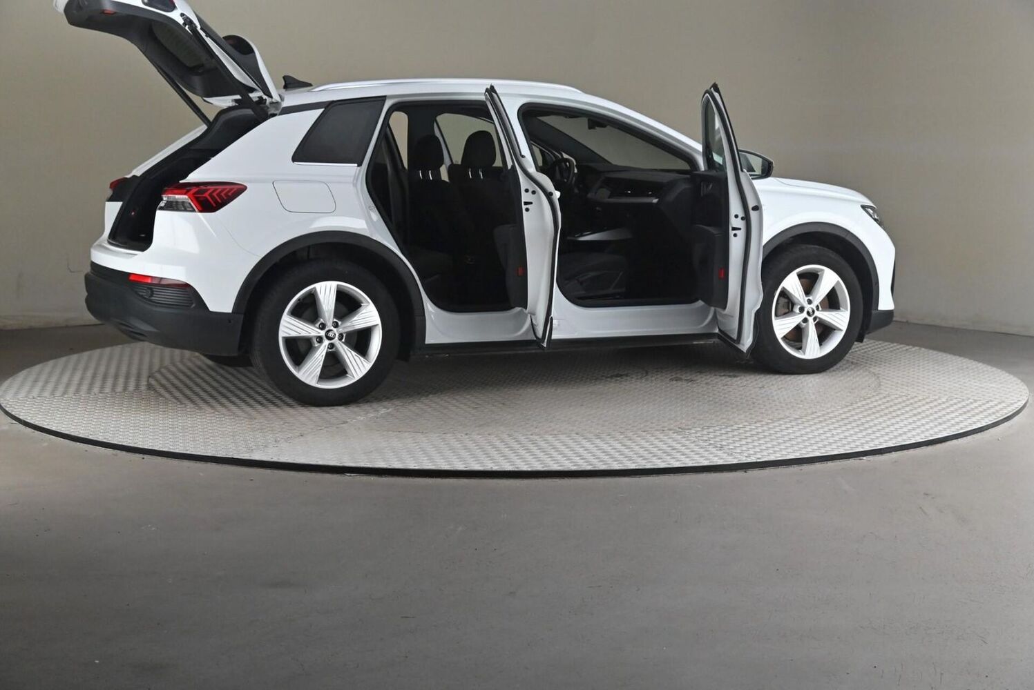 Audi Q4 e-tron vaihtoauto