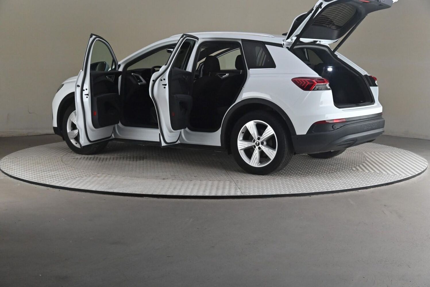 Audi Q4 e-tron vaihtoauto