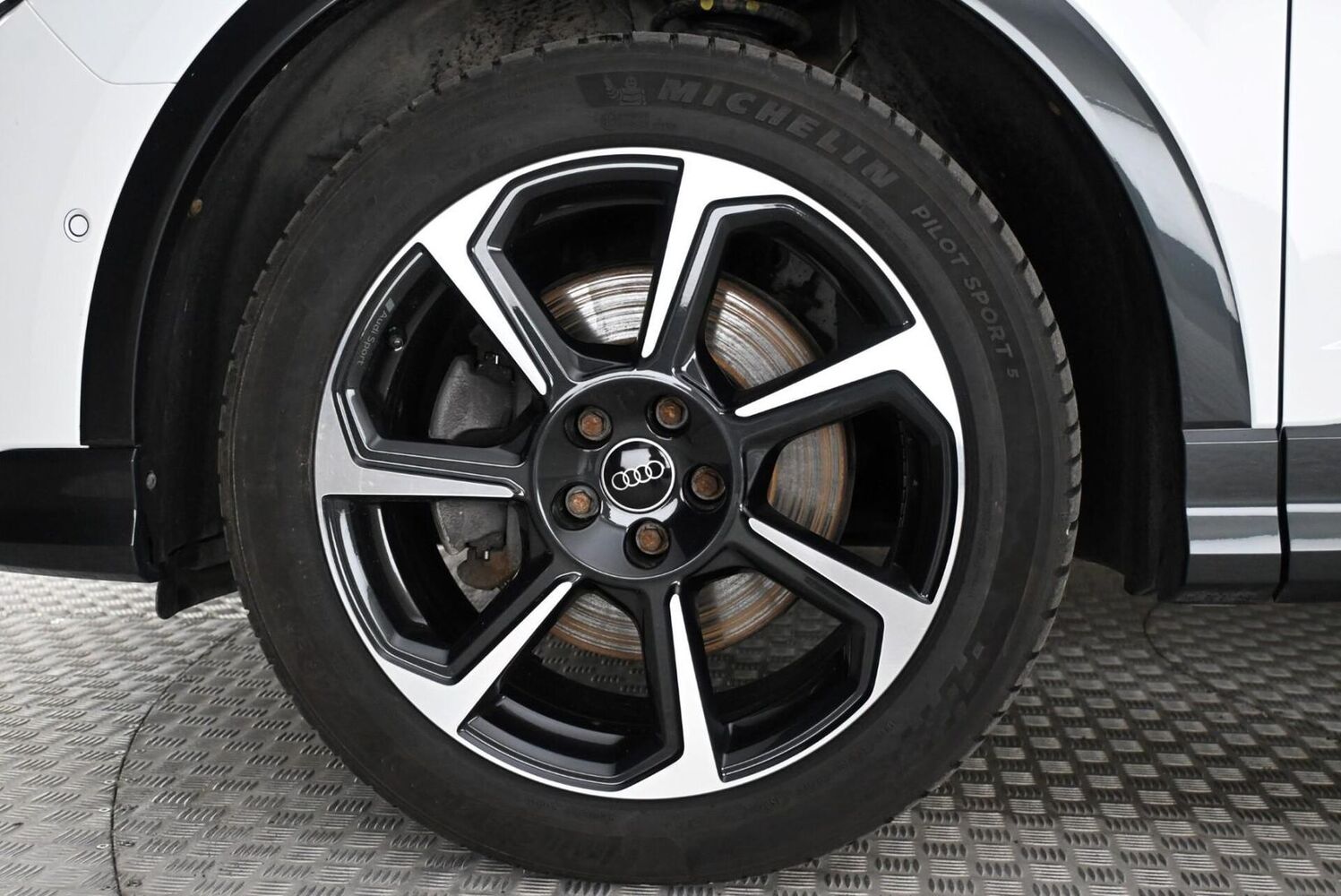 Audi Q3 vaihtoauto