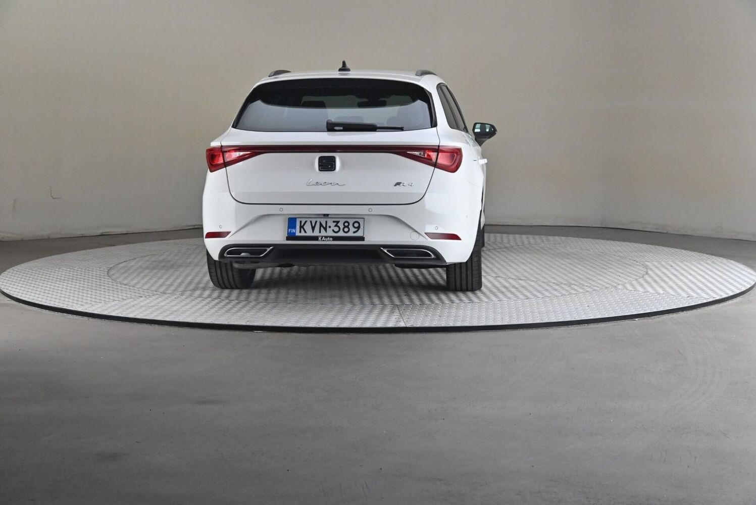 SEAT Leon Sportstourer vaihtoauto