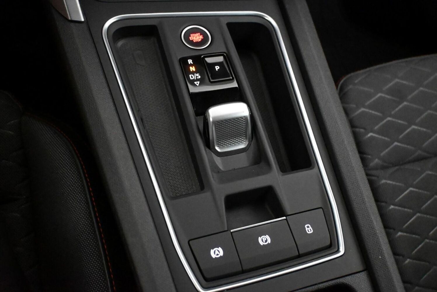 SEAT Leon Sportstourer vaihtoauto