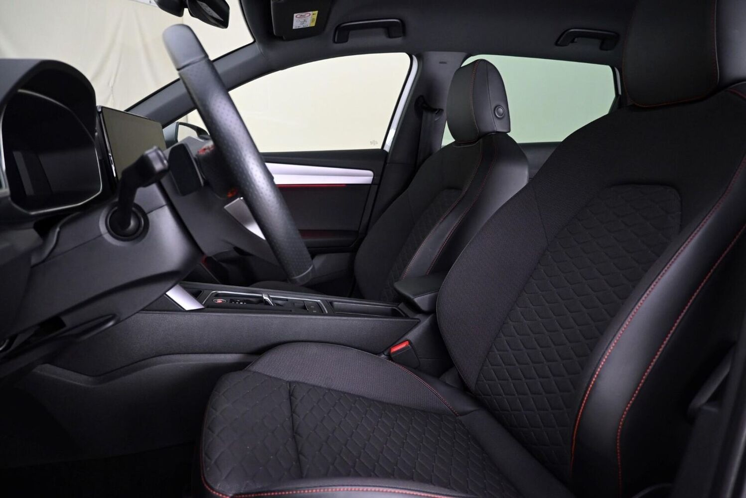 SEAT Leon Sportstourer vaihtoauto