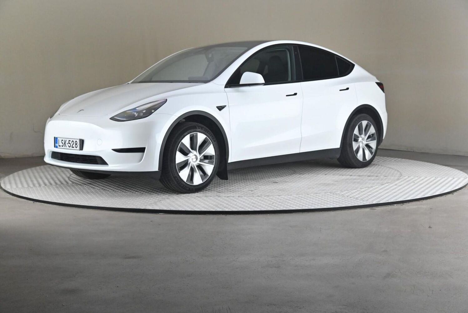 Tesla Model Y vaihtoauto