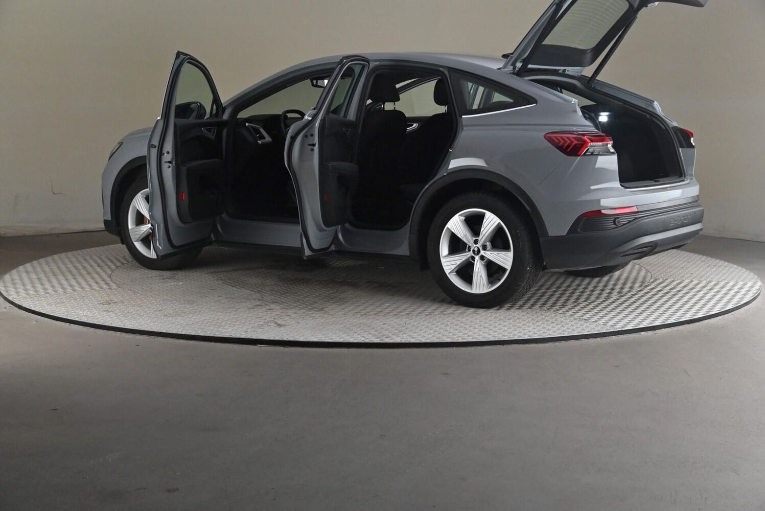 Audi Q4 e-tron vaihtoauto