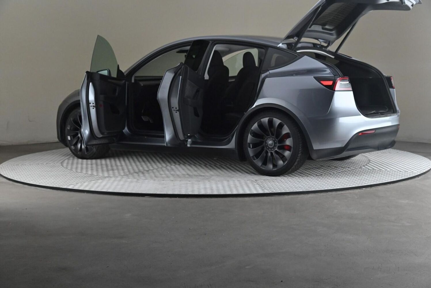 Tesla Model Y vaihtoauto