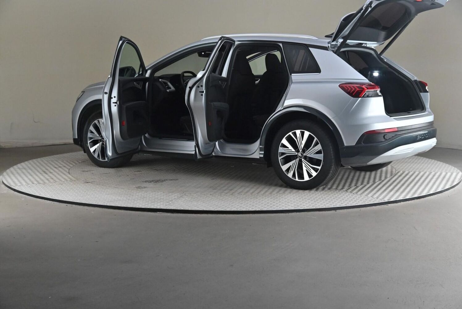 Audi Q4 e-tron vaihtoauto