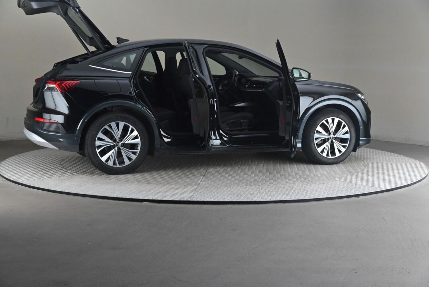Audi Q4 e-tron vaihtoauto