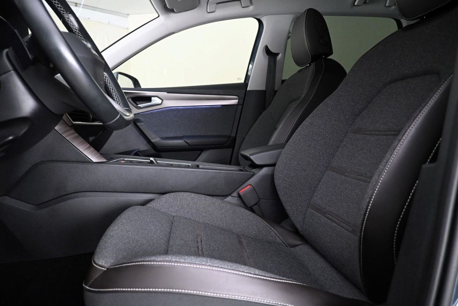 SEAT Leon Sportstourer vaihtoauto