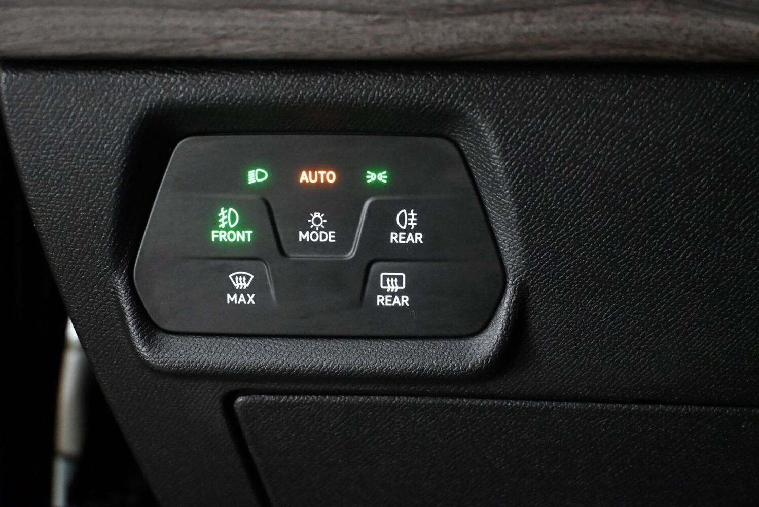 SEAT Leon Sportstourer vaihtoauto