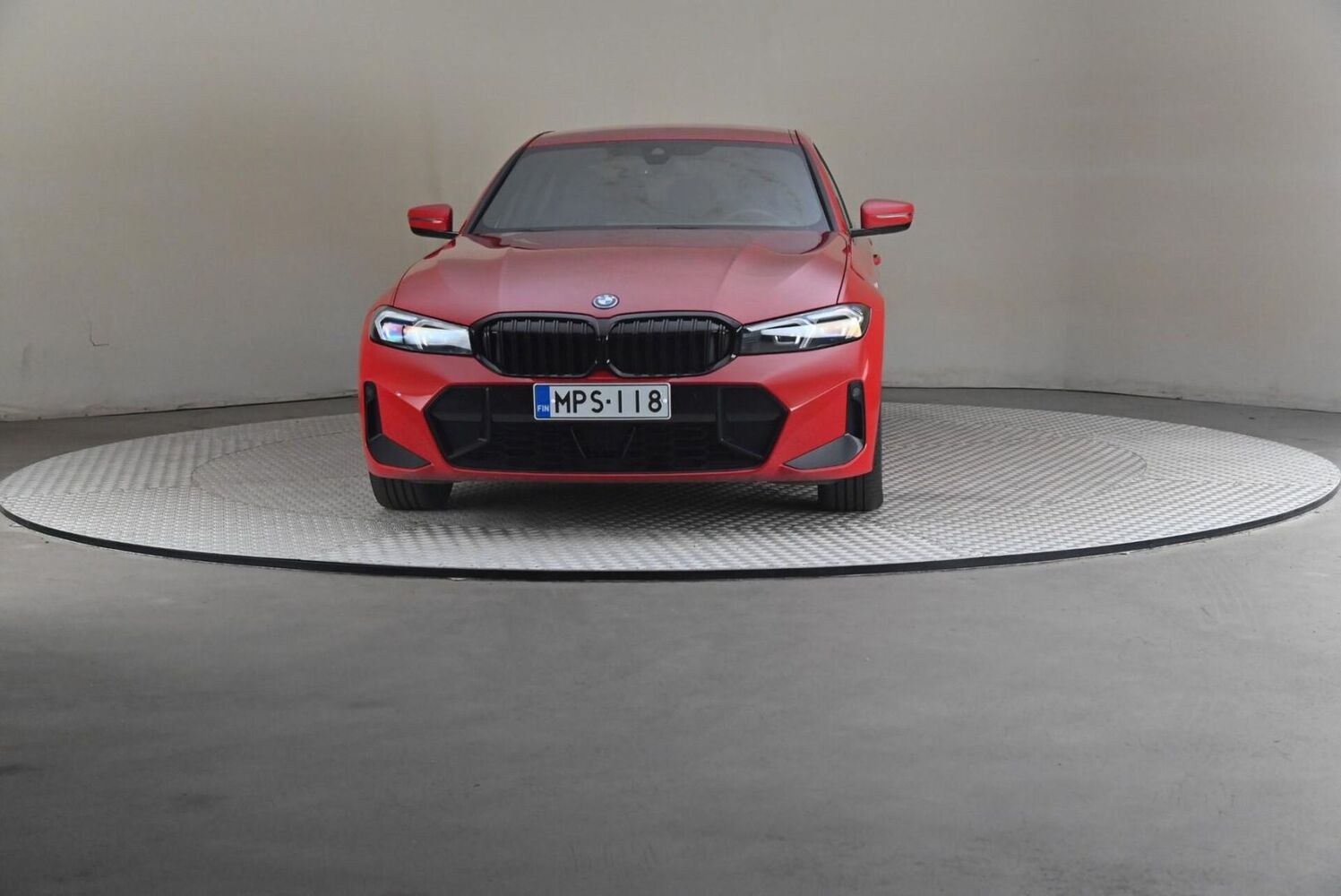 BMW 330 vaihtoauto
