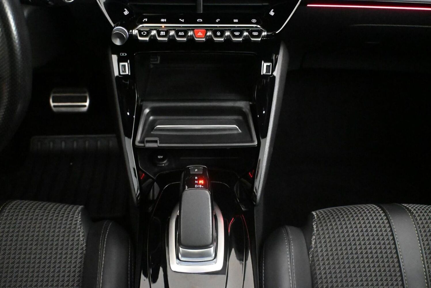 Peugeot e-208 vaihtoauto