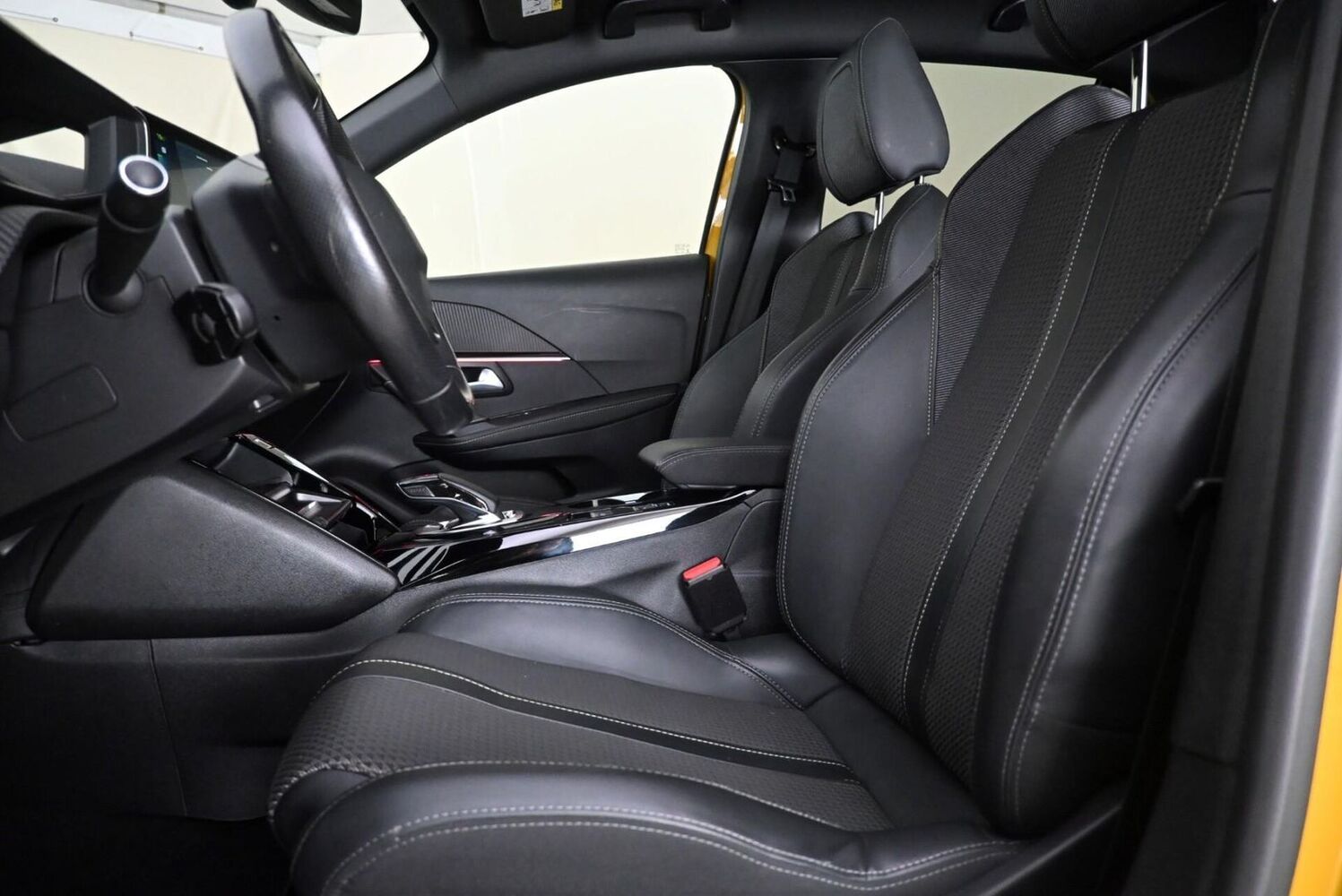 Peugeot e-208 vaihtoauto