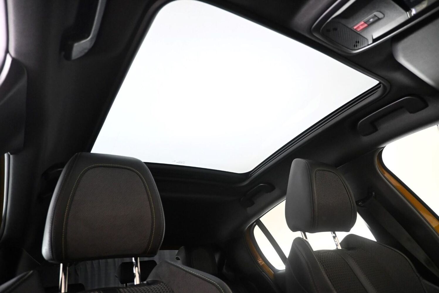 Peugeot e-208 vaihtoauto
