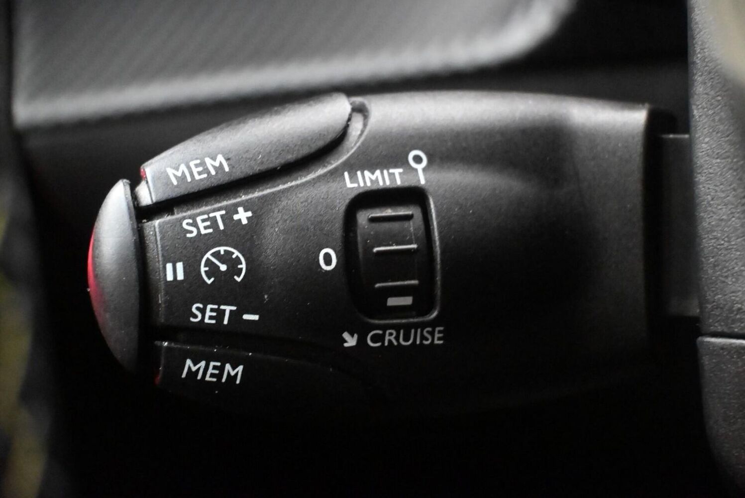 Peugeot e-208 vaihtoauto
