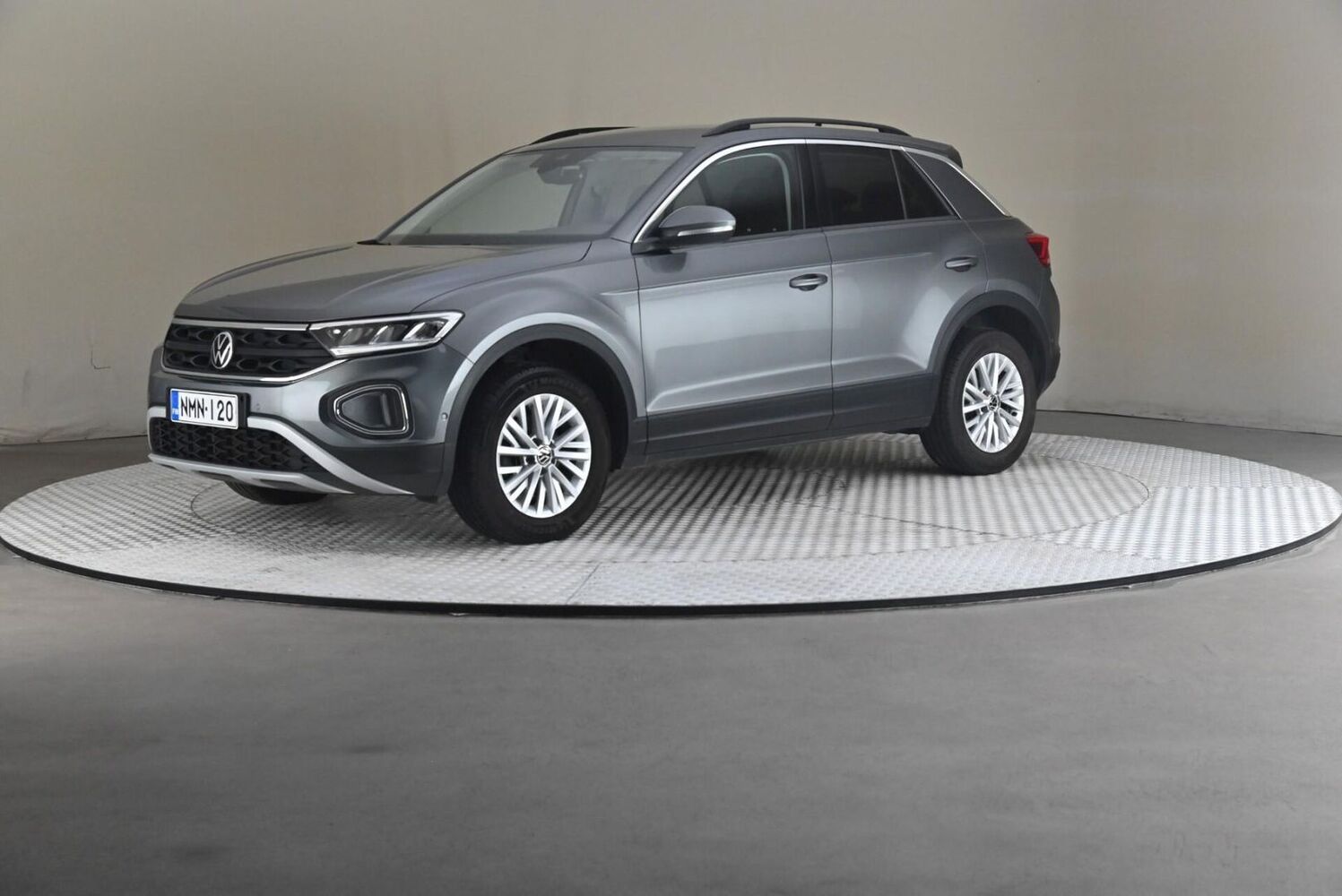 Volkswagen T-Roc vaihtoauto