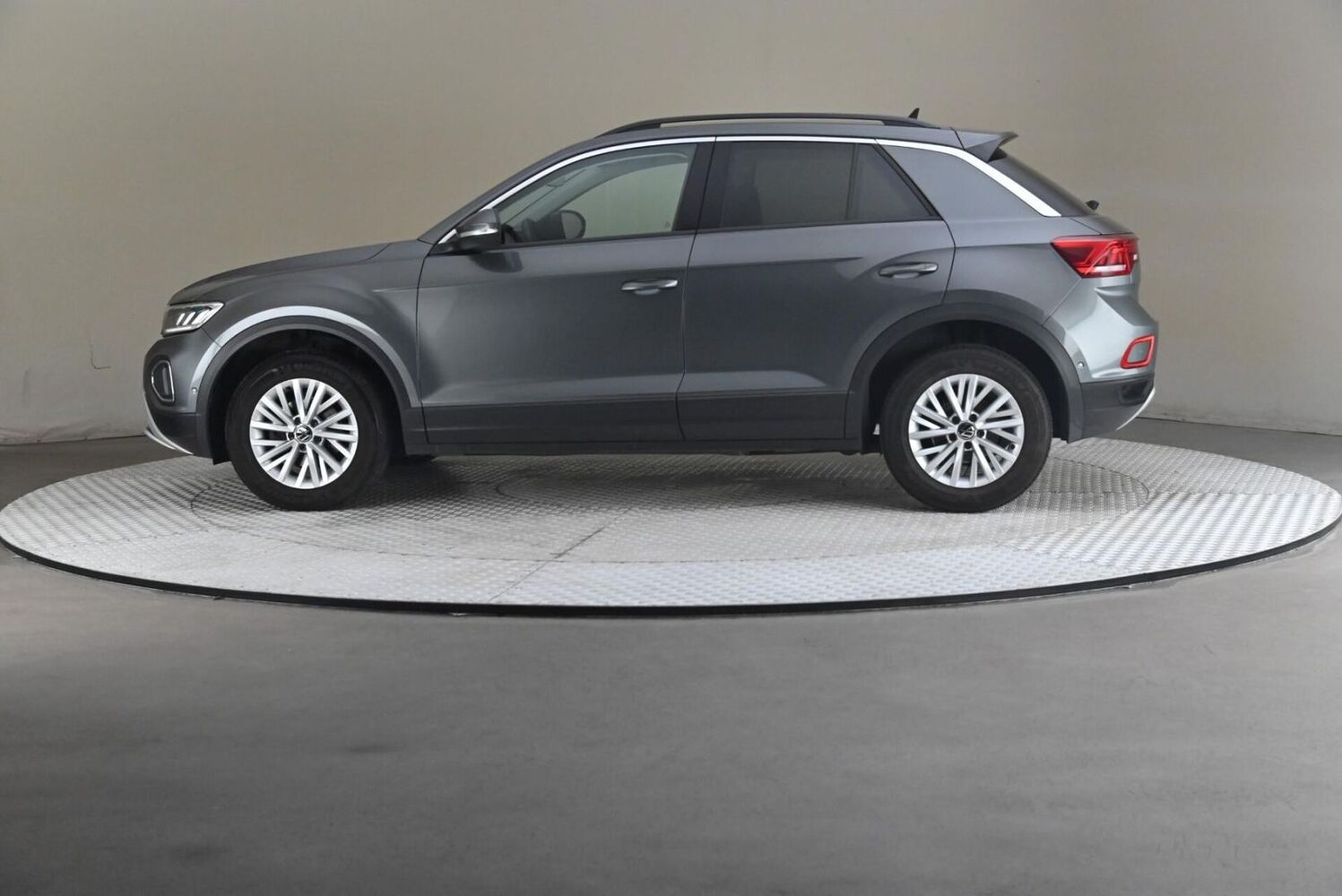 Volkswagen T-Roc vaihtoauto