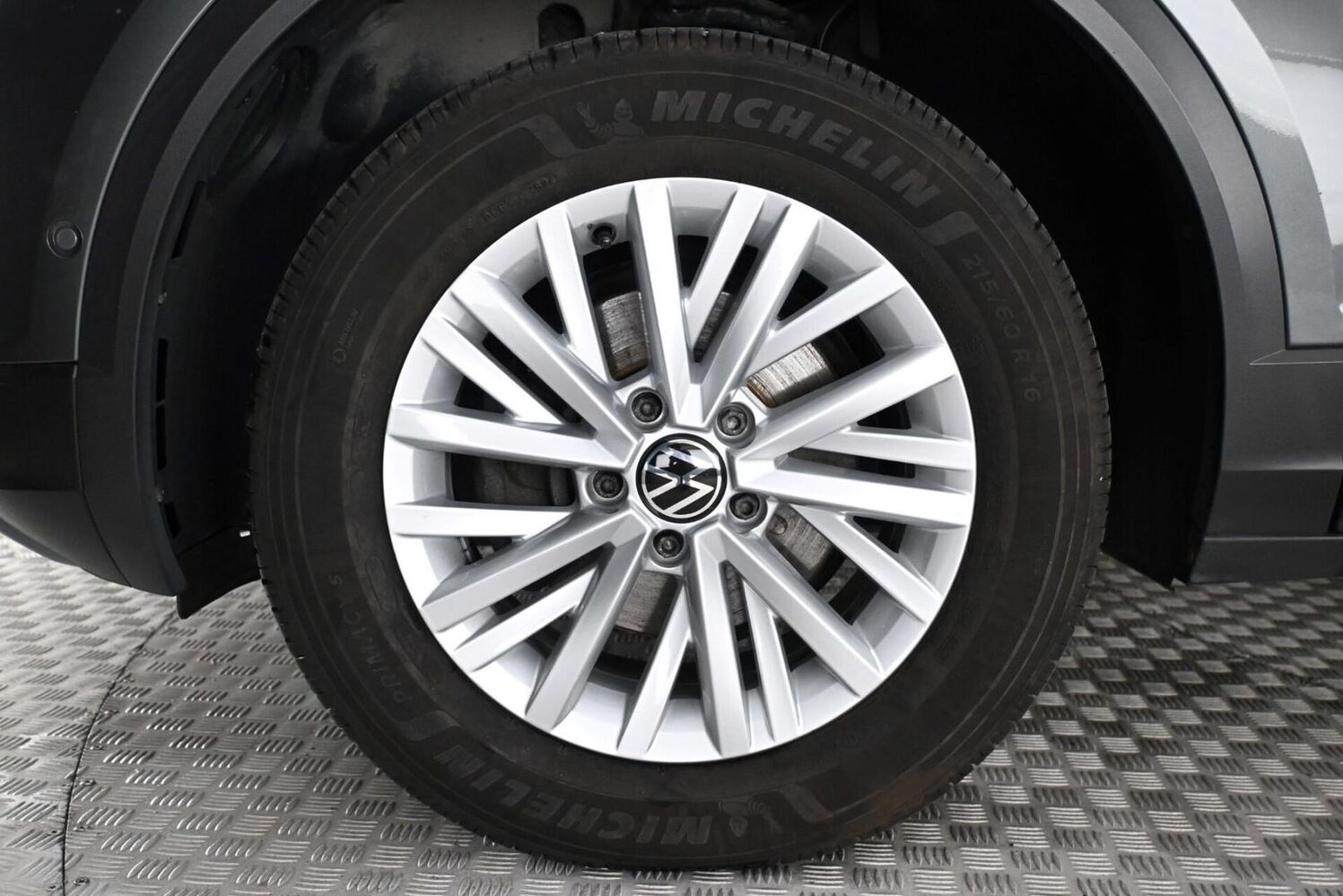 Volkswagen T-Roc vaihtoauto