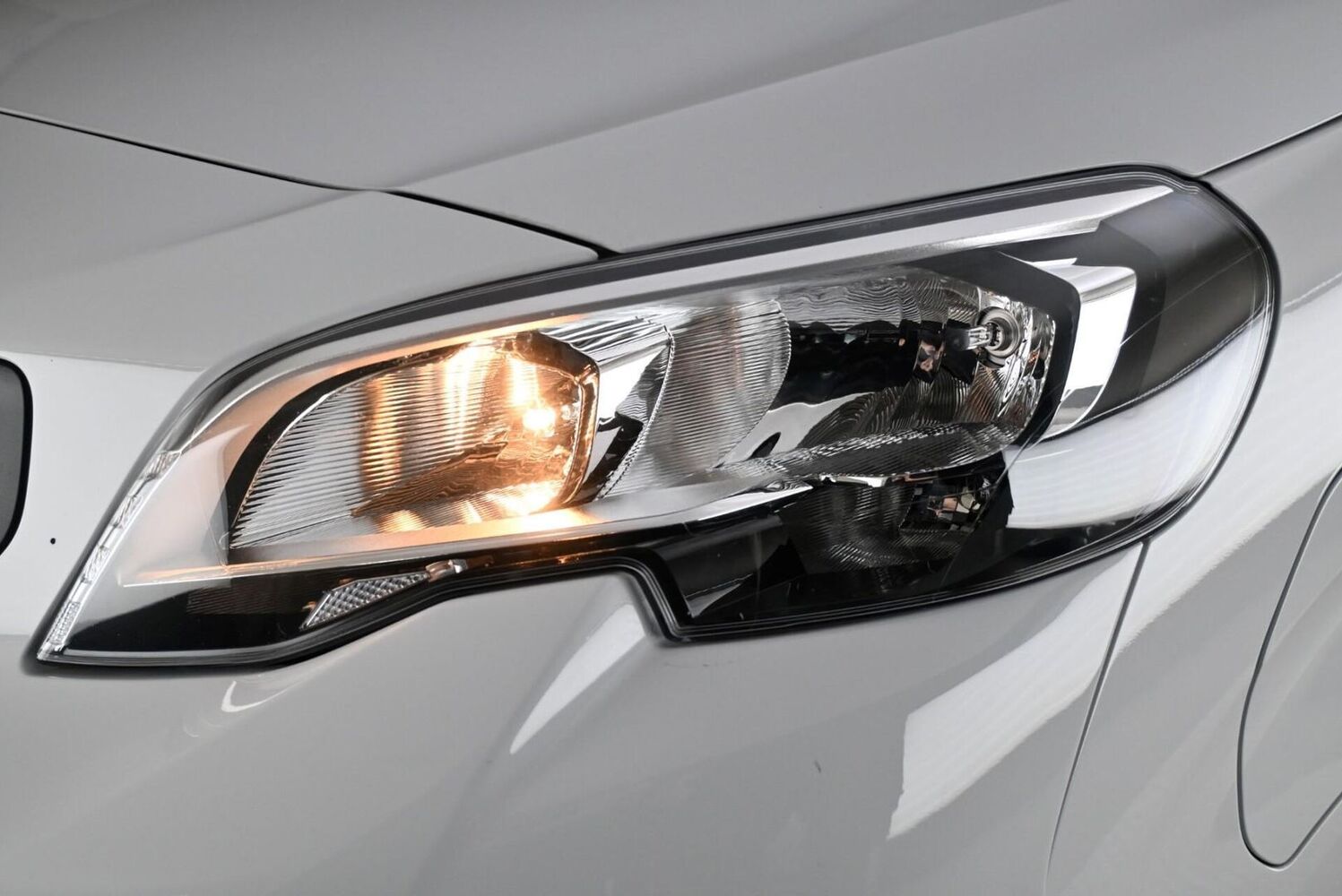 Peugeot e-Expert vaihtoauto