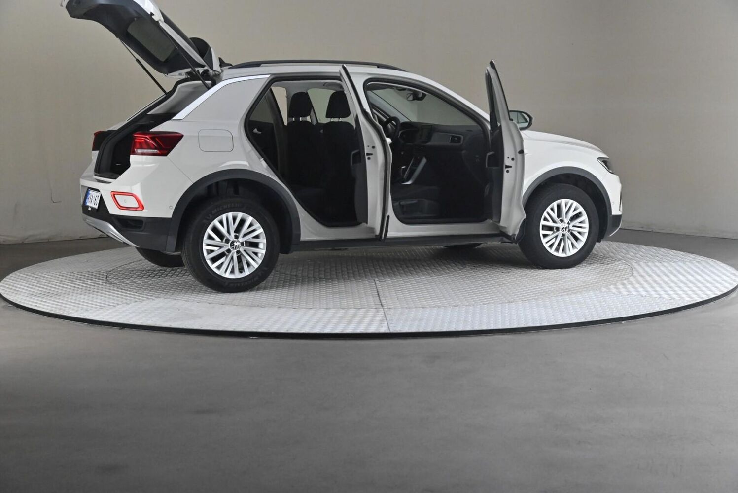 Volkswagen T-Roc vaihtoauto
