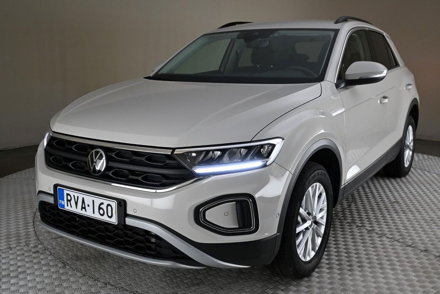 Volkswagen T-Roc vaihtoauto