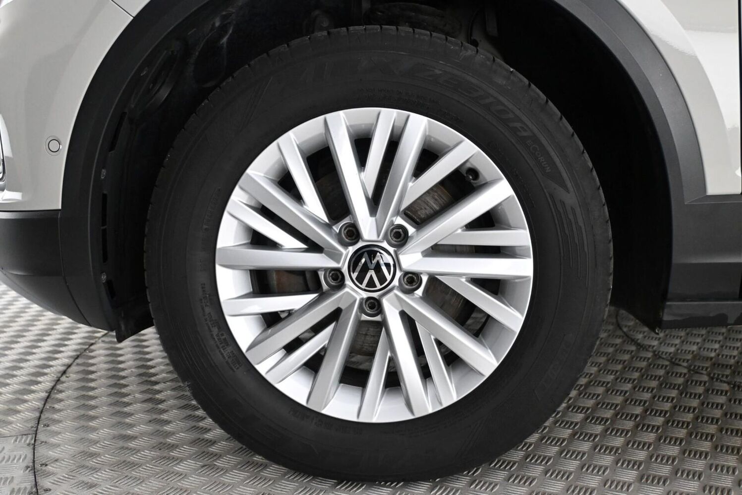 Volkswagen T-Roc vaihtoauto