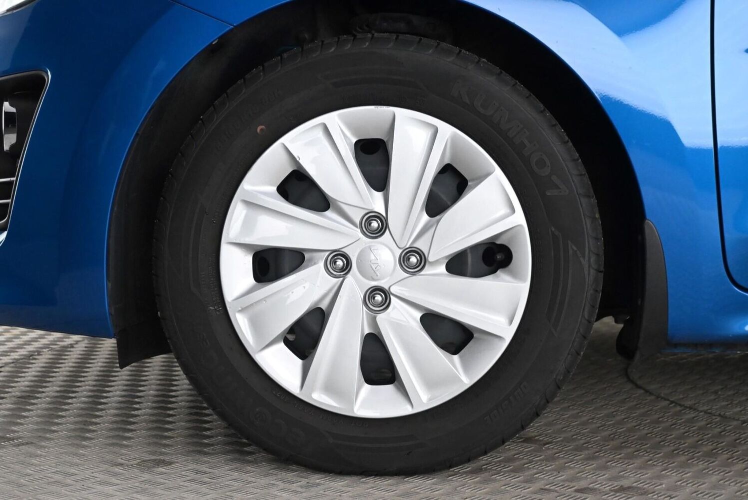 Kia Rio vaihtoauto