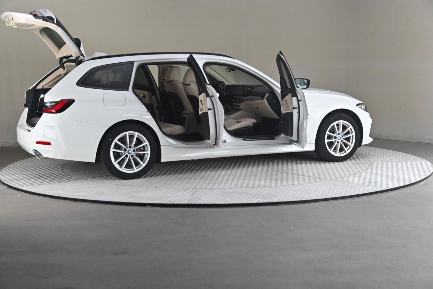 BMW 330 vaihtoauto