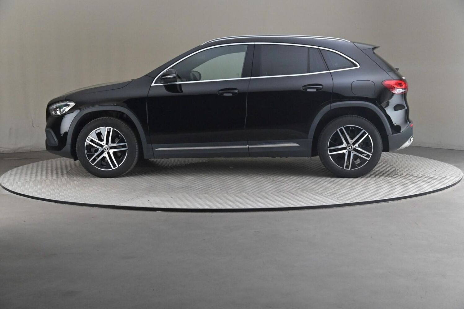 Mercedes-Benz GLA vaihtoauto