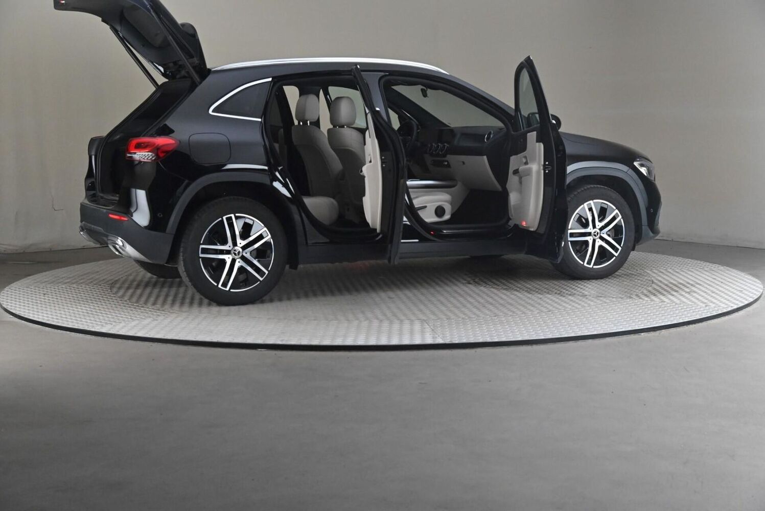 Mercedes-Benz GLA vaihtoauto