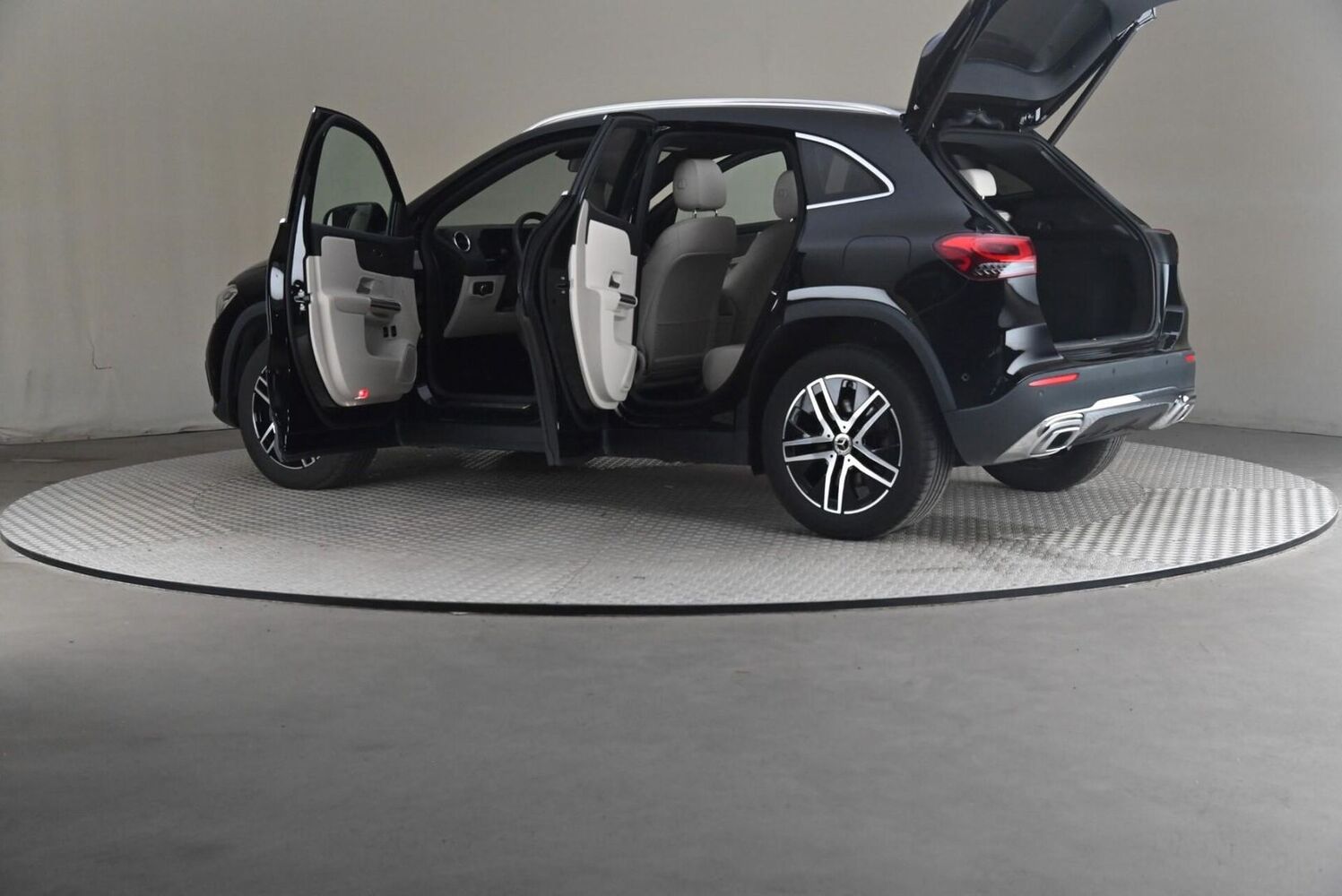 Mercedes-Benz GLA vaihtoauto
