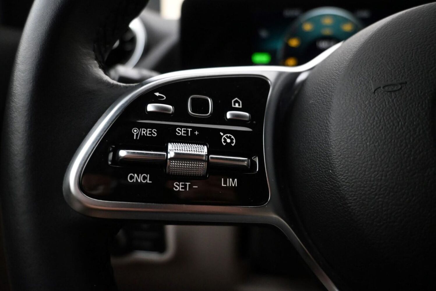 Mercedes-Benz GLA vaihtoauto