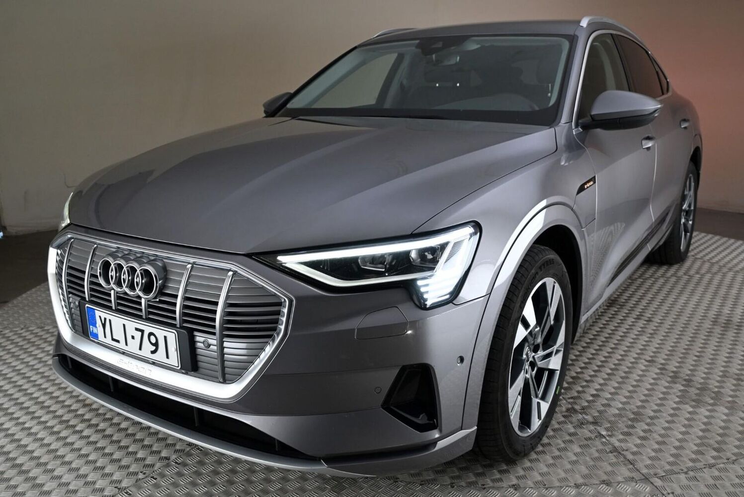 Audi e-tron vaihtoauto