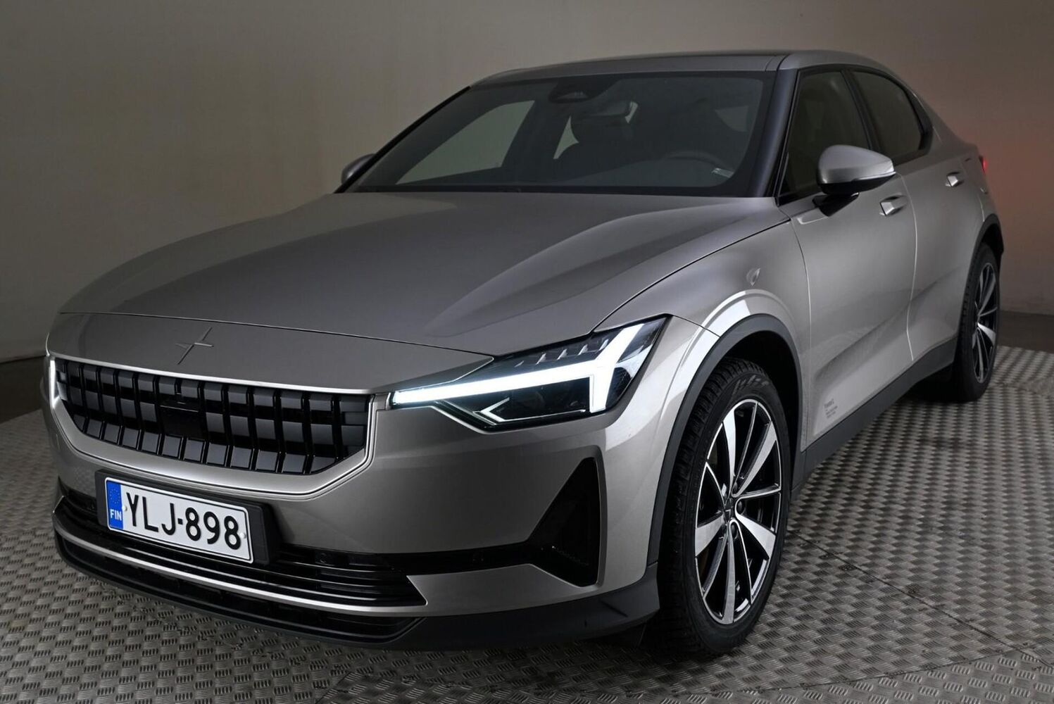 Polestar 2 vaihtoauto