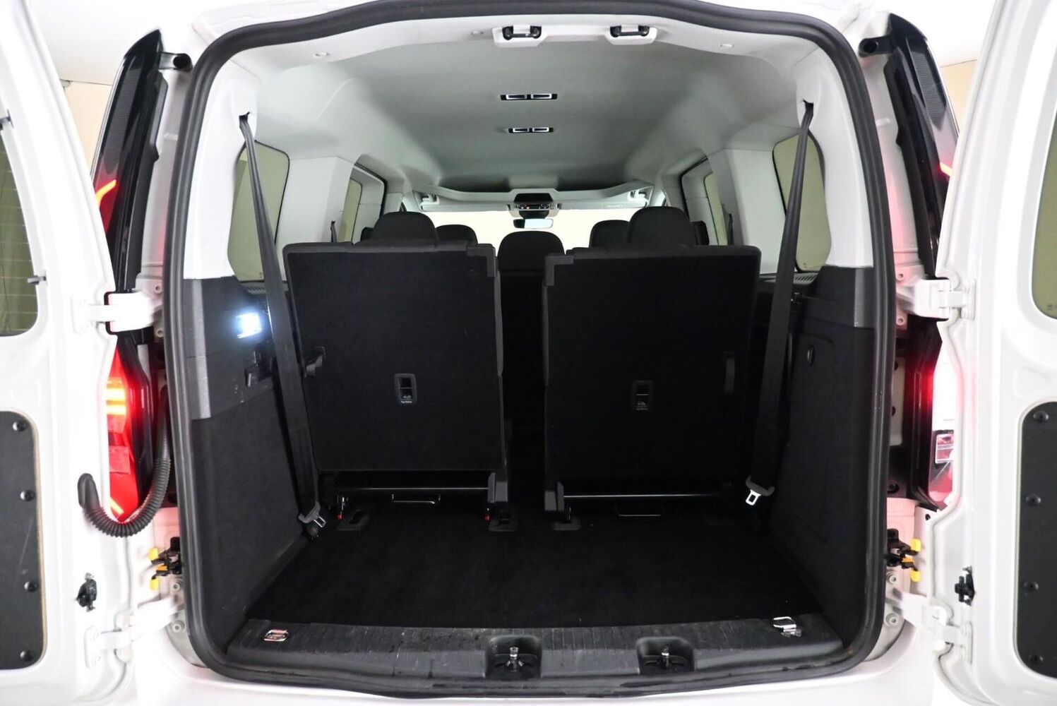 Volkswagen Caddy Maxi vaihtoauto