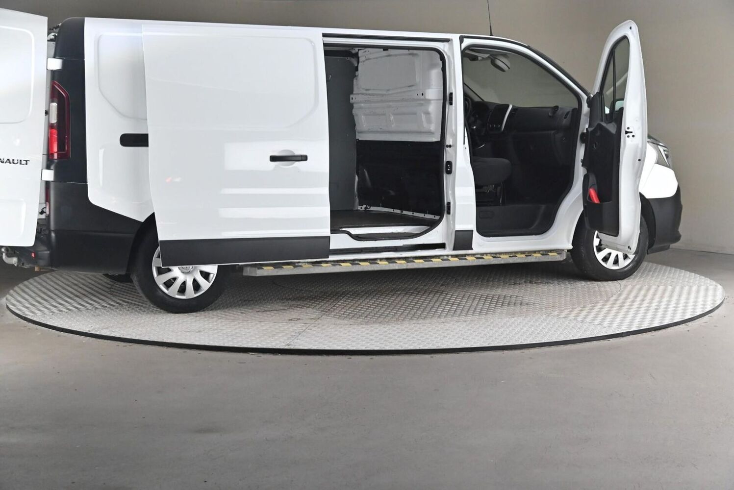 Renault Trafic vaihtoauto