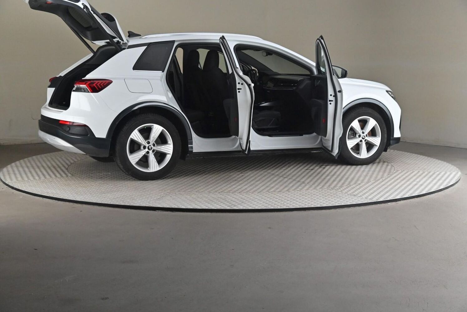 Audi Q4 e-tron vaihtoauto