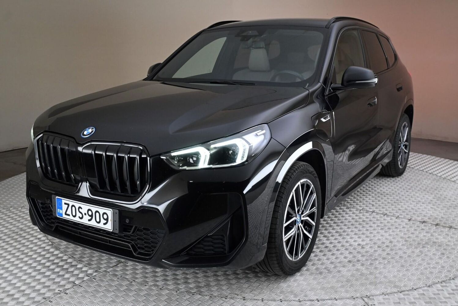 BMW X1 vaihtoauto