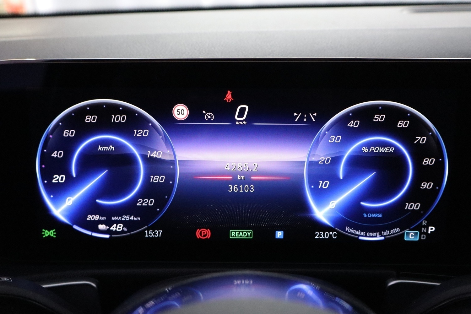 Mercedes-Benz EQB vaihtoauto