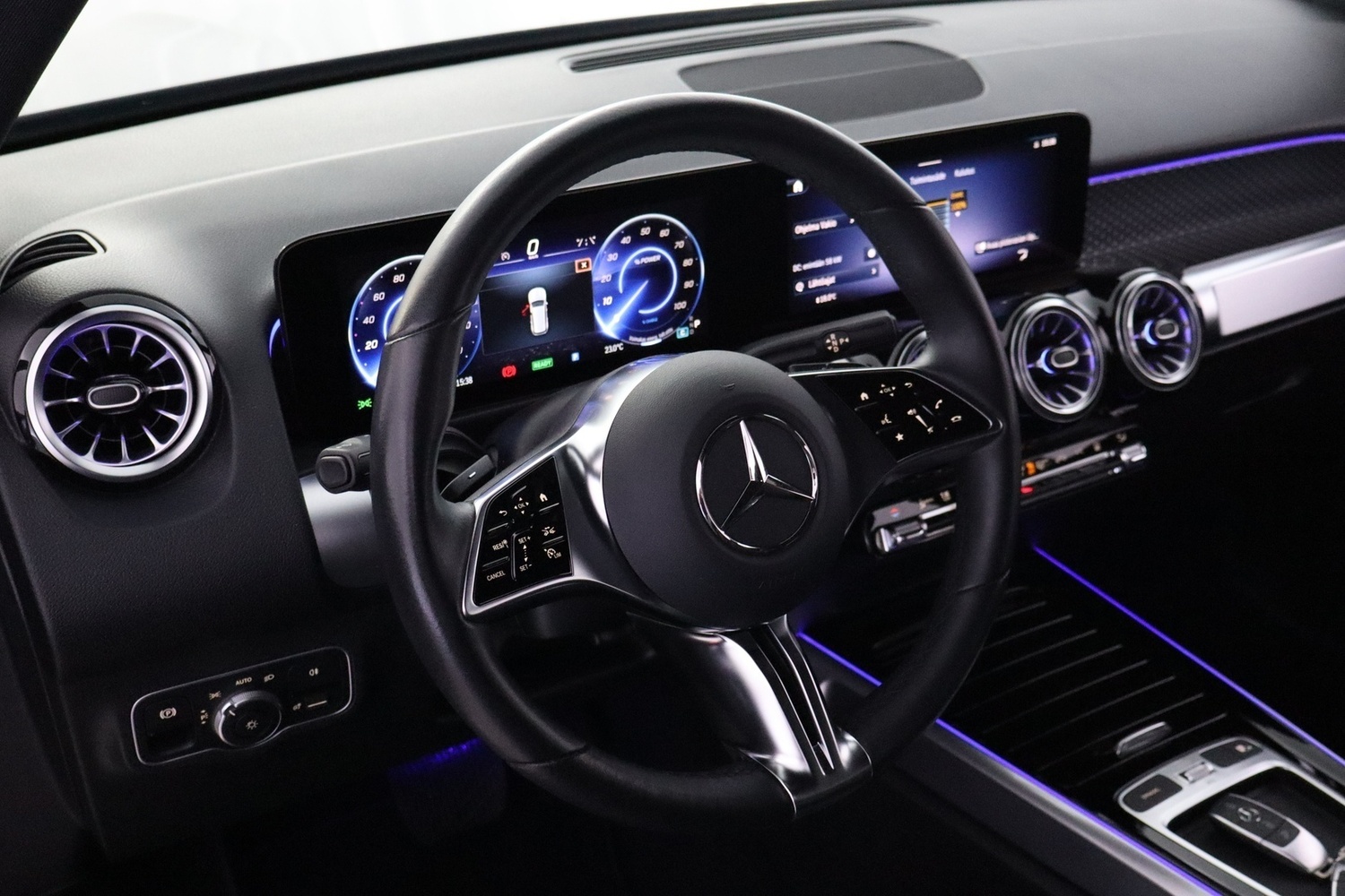 Mercedes-Benz EQB vaihtoauto