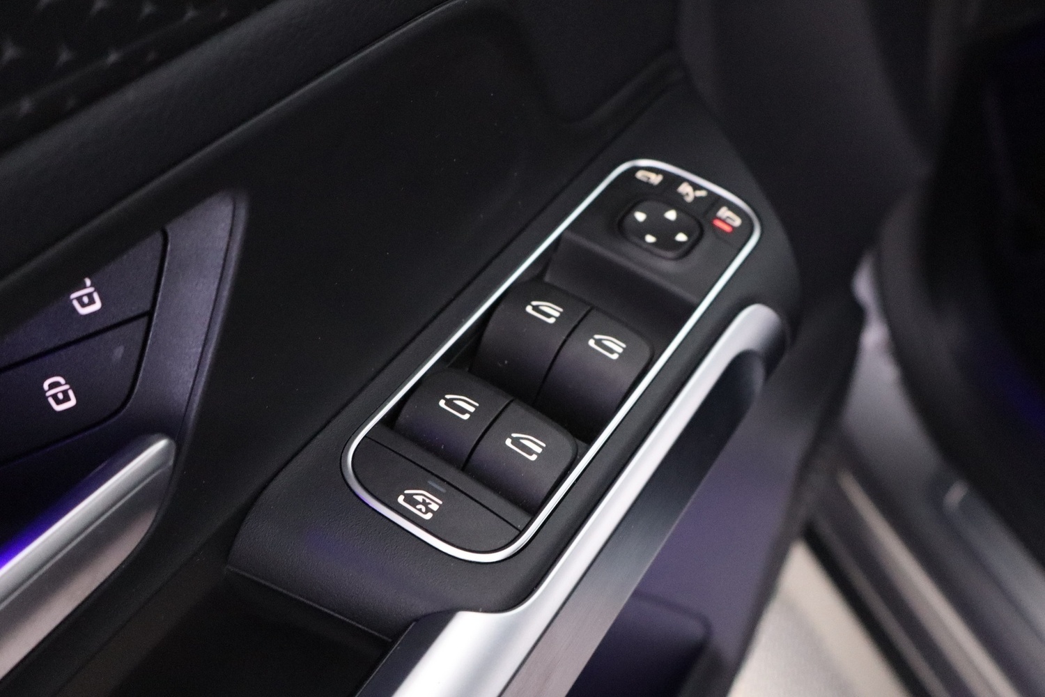 Mercedes-Benz EQB vaihtoauto