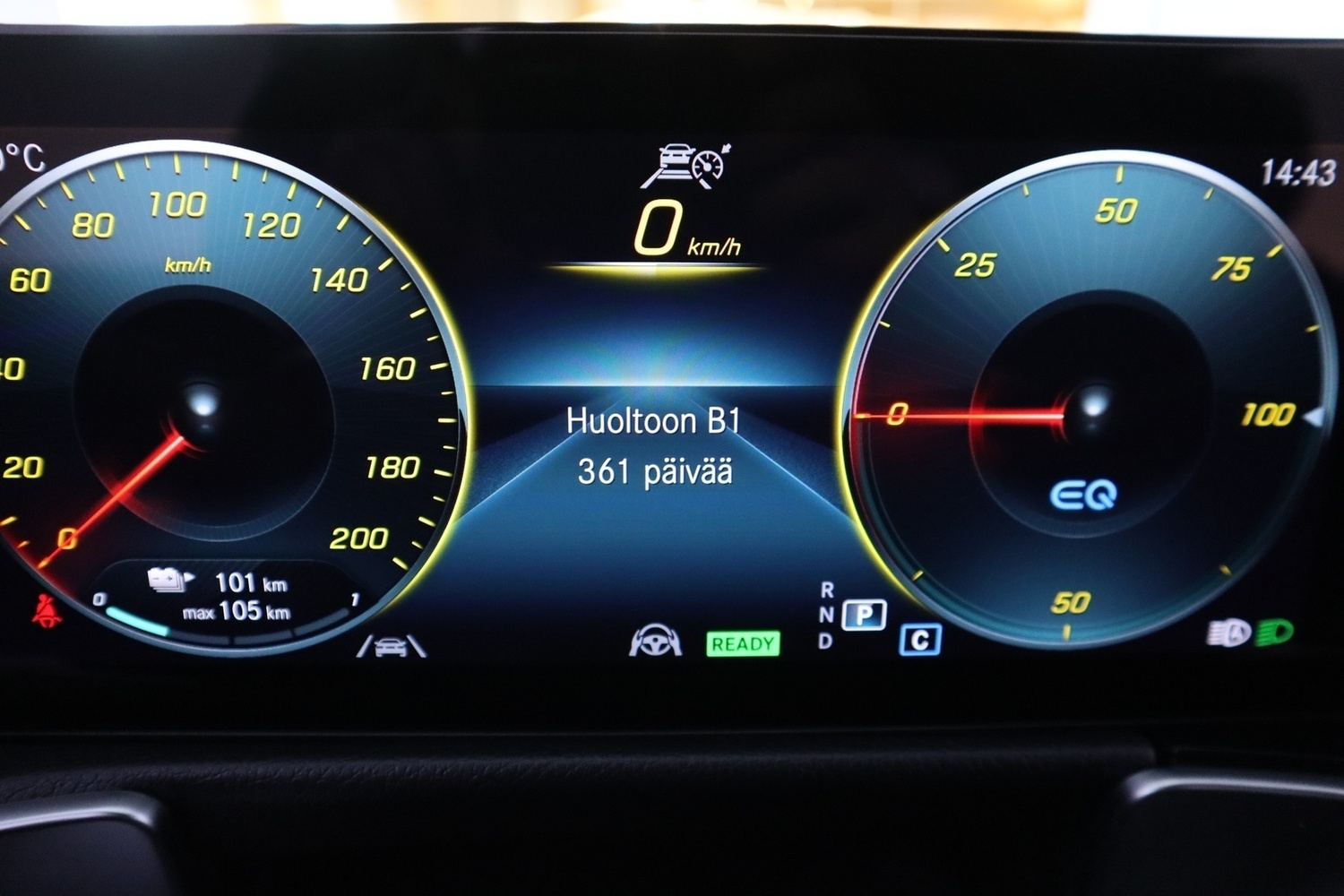 Mercedes-Benz EQB vaihtoauto