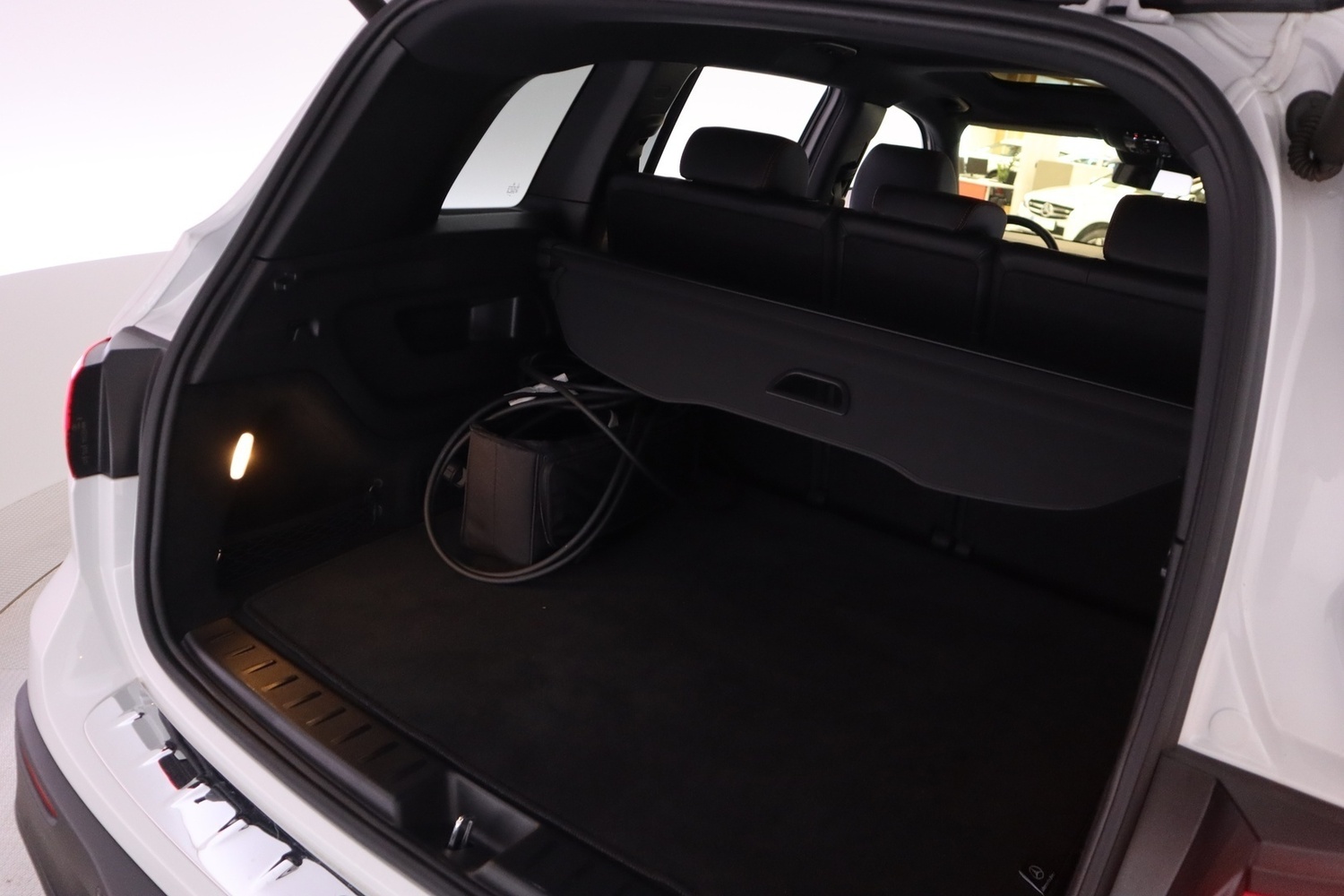 Mercedes-Benz EQB vaihtoauto